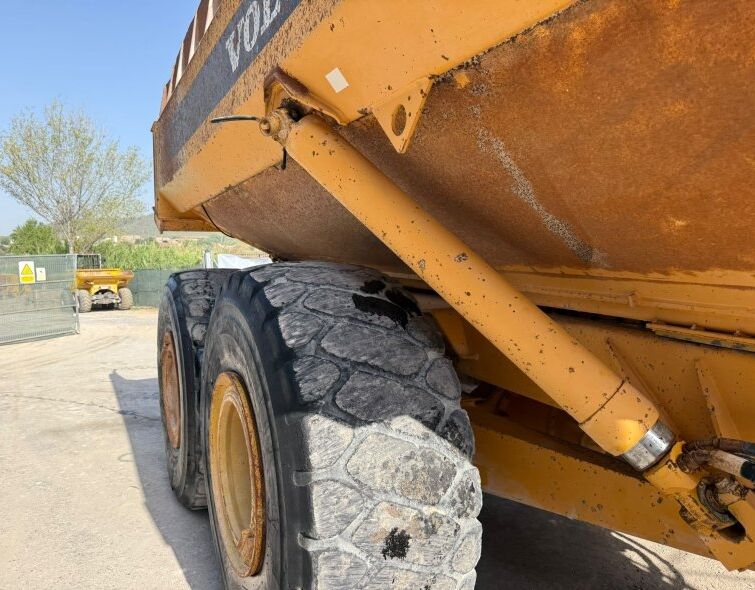 VOLVO A35